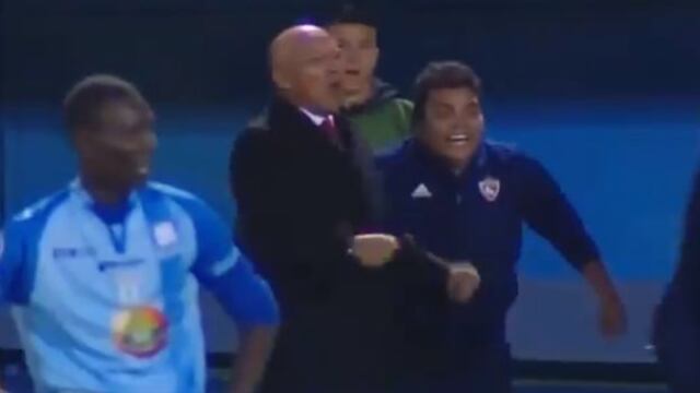 ¡Minuto 95! El efusivo festejo de Mosquera tras gol de clasificación de Royal Pari a octavos de Sudamericana