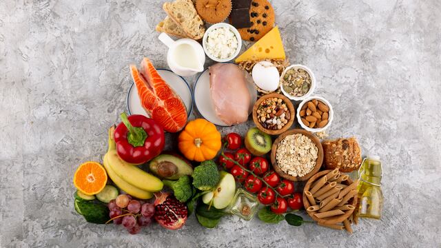 Pirámide alimenticia: ¿qué alimentos la integran y cómo realizar una comida balanceada? 