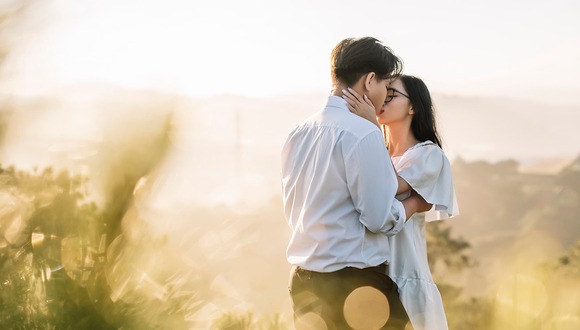Frases para enviar a tu pareja en el Día Internacional del Beso. (Foto: Pixabay)