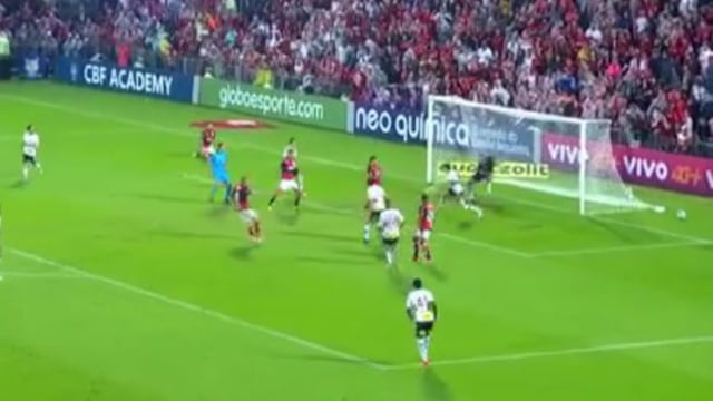 Con el pecho: Paolo Guerrero cerca del doblete pero defensa de Sao Paulo lo evitó [VIDEO]