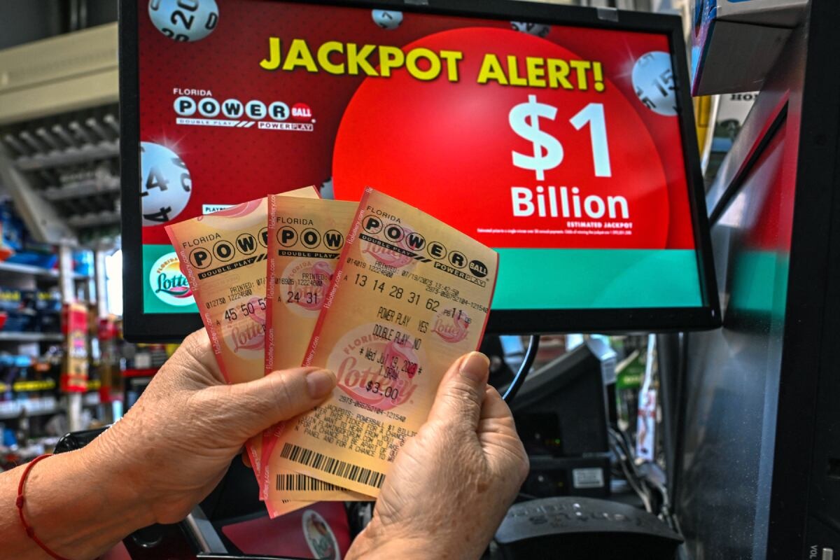Powerball premió a uno de sus clientes con la segunda cifra más alta de su historia: 1765 millones de dólares (Foto: AFP)
