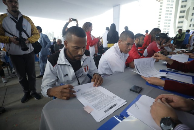 Legado entregó departamento a medallistas de Lima 2019. (Foto: Britanie Arroyo/ @photo.gec)