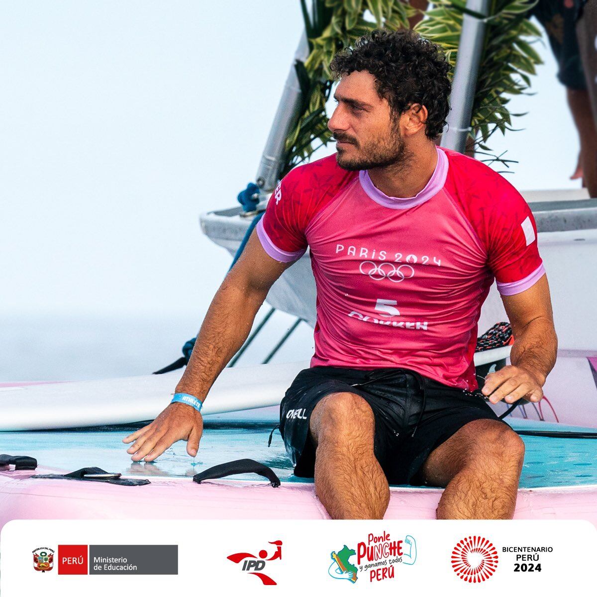 Alonso Correa disputará los cuartos de final de surf. (Foto: @ipdperu).