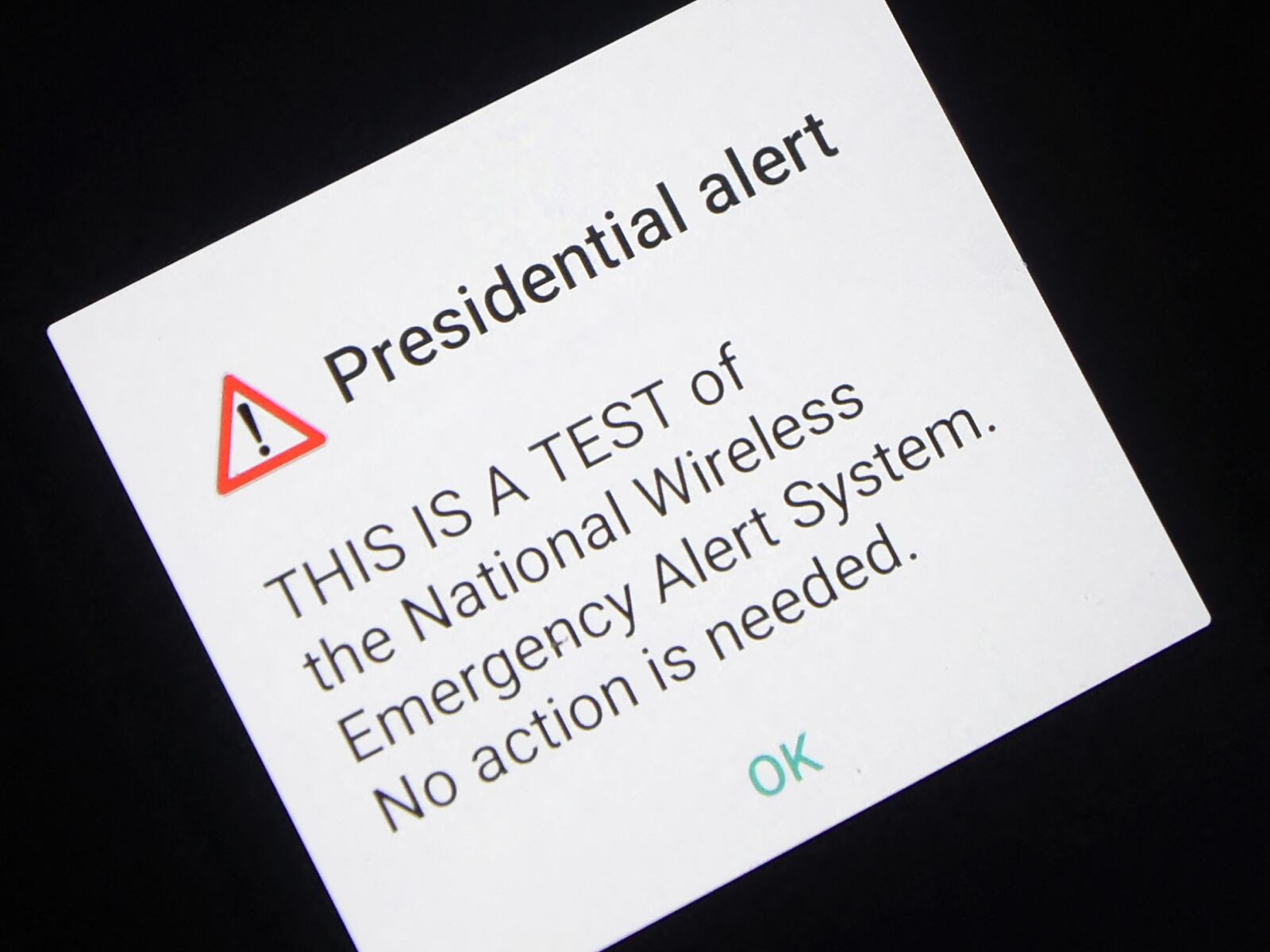 Los teléfonos celulares en Estados Unidos recibieron una alerta este miércoles 4 de octubre (Foto: AFP)