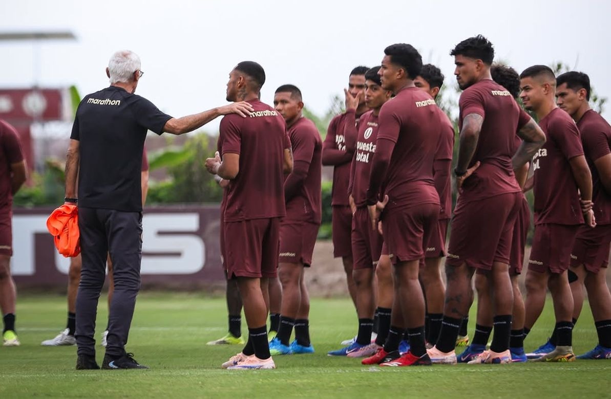 Cúper ya mete mano: así fue su primer entrenamiento con Universitario en Campo Mar