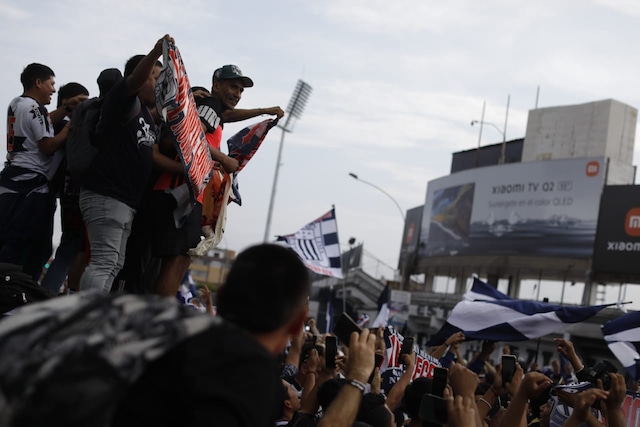 Hinchas de Alianza Lima y su aliento previo a la final con Universitario. (Foto: Julio Reaño/@Photo.gec)