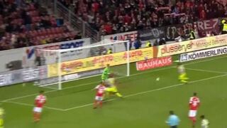 Faltó la punta: Claudio Pizarro falló el empate de Colonia en el último minuto contra Mainz