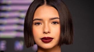 Ángela Aguilar y el emotivo significado del tatuaje de flor en el centro de su espalda