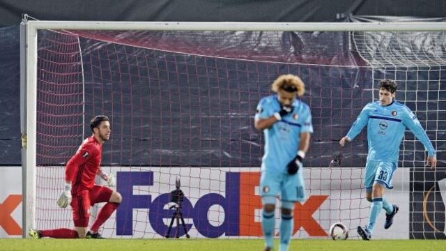 Feyenoord de Tapia fuera de Europa League: Fenerbahce en 16avos de final
