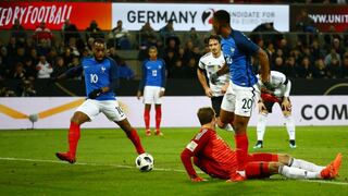 Martial dejó en el piso a rival con un regate, asistió y Lacazette marcó gol de Francia