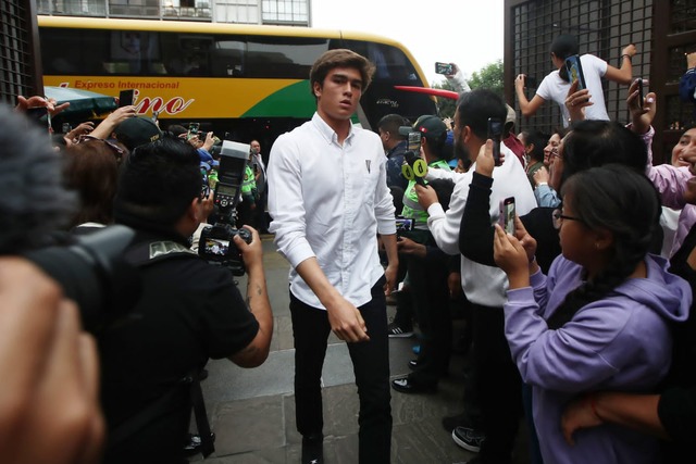 Plantel de Alianza Lima visitó el templo de Las Nazarenas, como parte de la tradición religiosa que tiene el club por el Señor de los Milagros. (Foto: jorge.cerdan/@photo.gec)
