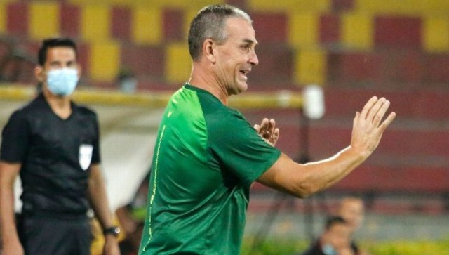 Néstor Craviotto renunció como entrenador de Unión Comercio tras la fecha 8. (Foto: AP)