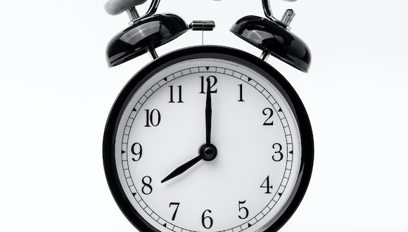 El ajuste de los relojes es necesario con el cambio de horario, ya sea en verano o invierno (Foto: Pexels)