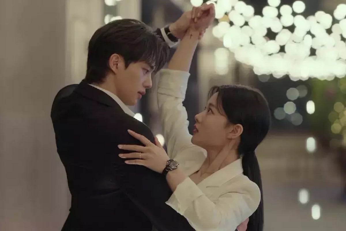 Song Kang como Jung Gu-won y Kim Yoo-jung como Do Do-hee en la serie coreana "Mi adorable demonio" (Foto: Netflix)