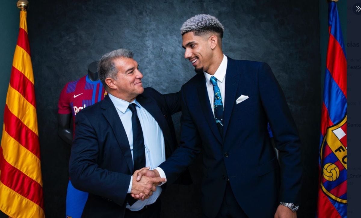 Ronald Araújo ha renovado con el FC Barcelona hasta 2026. (Twitter de FC Barcelona)
