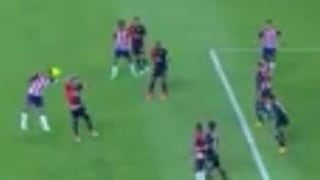 El gol mal anulado a Chivas que le impidió empatar el cotejo ante el Atlas