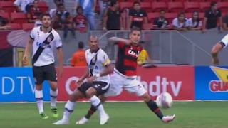 Paolo Guerrero pudo ser expulsado por golpe a defensa de Vasco (VIDEO)
