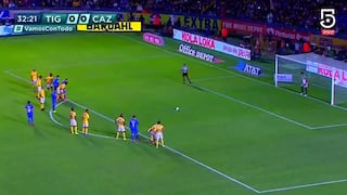 Así, imposible: Elías Hernández sorprendió a Tigres con un golazo de penal y adelantó a Cruz Azul [VIDEO]