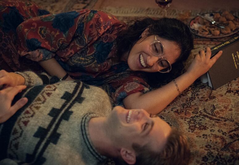 La edad de los protagonistas no es mencionada en la serie, por lo que debemos guiarnos del libro (Foto: Netflix)