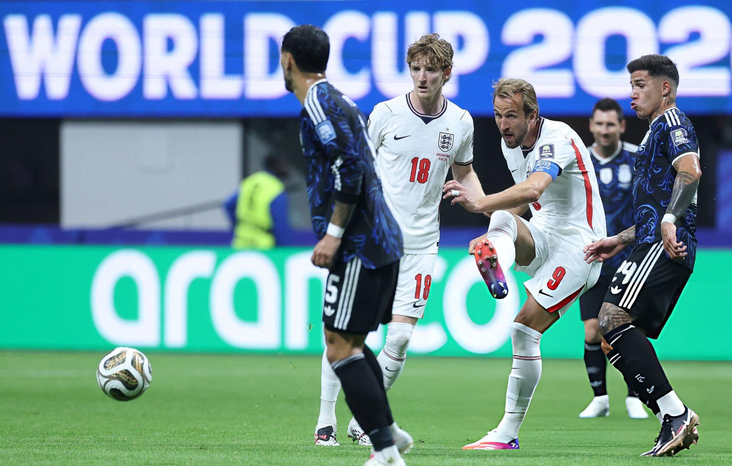 Argentina vs. Inglaterra se enfrentan por las semifinales del Mundial 2026. (Foto: Getty Images)