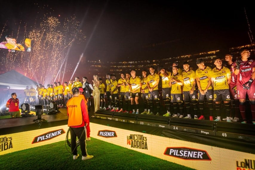 Así se presentó al plantel en la Noche Amarilla. (Foto: Barcelona)