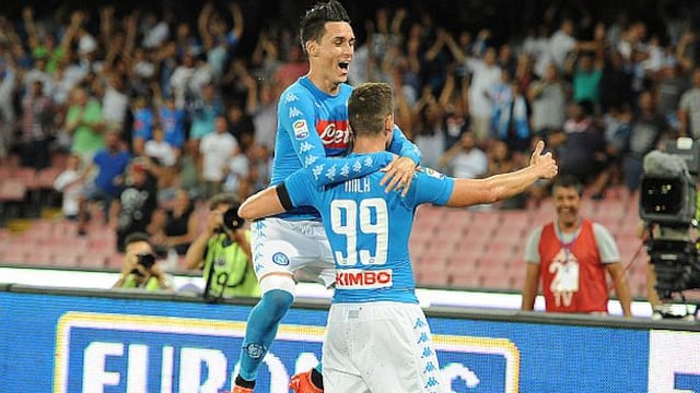 Napoli ganó 4-2 al AC Milan en el debut de Lapadula por la Serie A
