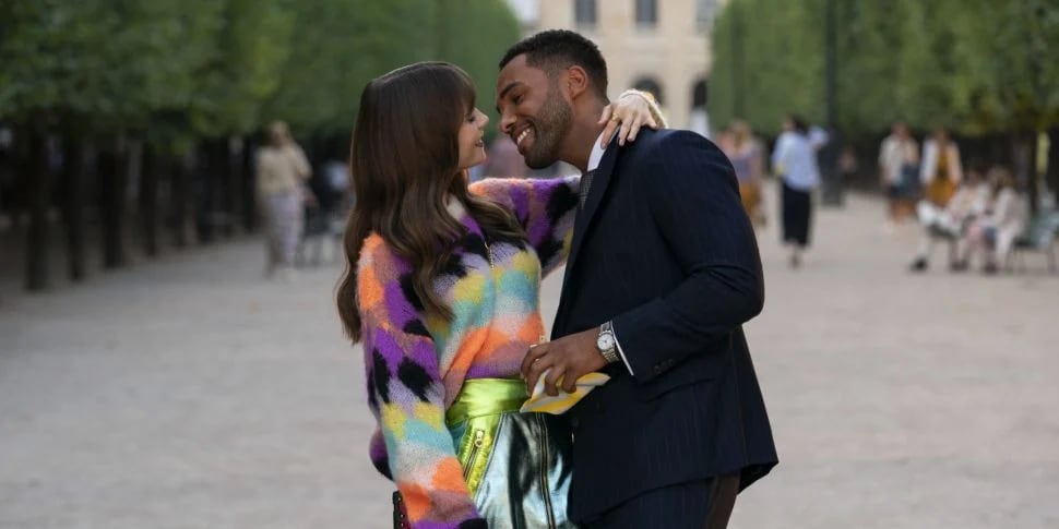 Emily y Alfie en la tercera temporada de la serie de Netflix (Foto: Netflix)