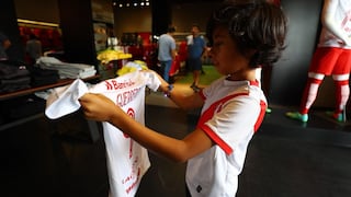 Así se vende la camiseta de Paolo Guerrero en la tienda de Inter en Porto Alegre [FOTOS]