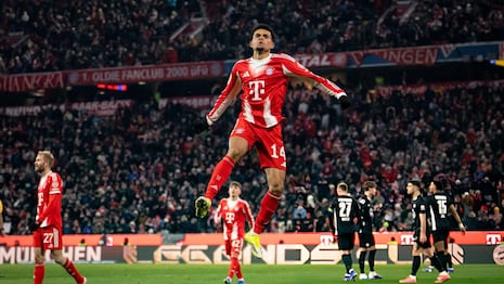 Bayern vs. Wolfsburgo (8-1): video, resumen, goles de Luis Díaz y debut de Felipe Chávez
