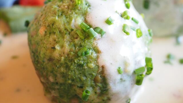 Albóndigas con espinacas para un almuerzo saludable