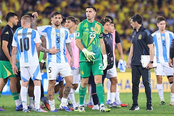 Argentina cayó 1-0 ante Ecuador en el cierre de las Eliminatorias 2026. (Foto: Getty Images)