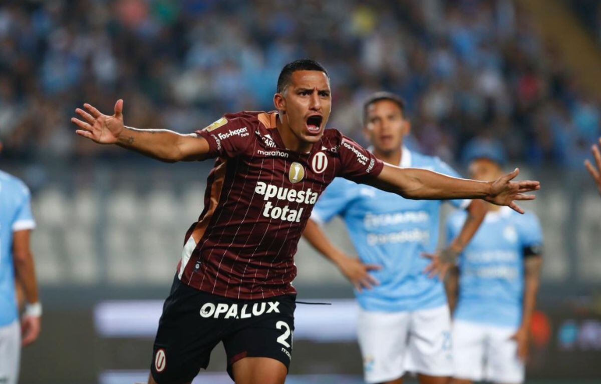 Álex Valera le dio el triunfo a Universitario ante Sporting Cristal en el Estadio Nacional | Foto: Fernando Sangama / @photo.gec