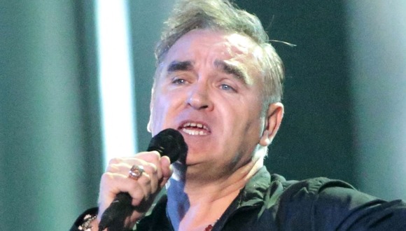 Morrissey actúa durante el concierto del Premio Nobel de la Paz en Oslo, Noruega, el 11 de diciembre de 2013 (Foto: Daniel Sannum Lauten / AFP)