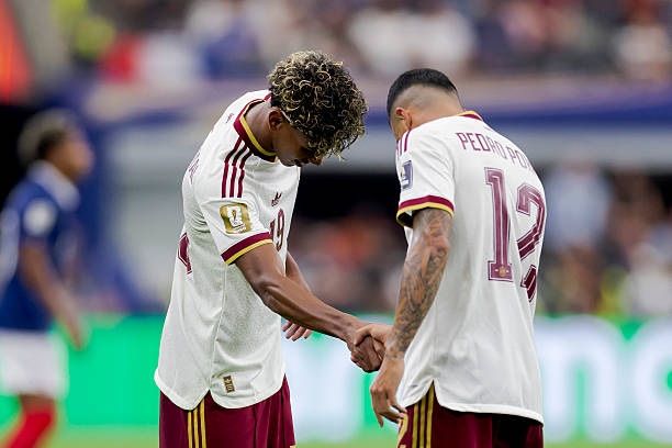 Lamine Yamal y Pedro Porro. (Foto: Getty Images)