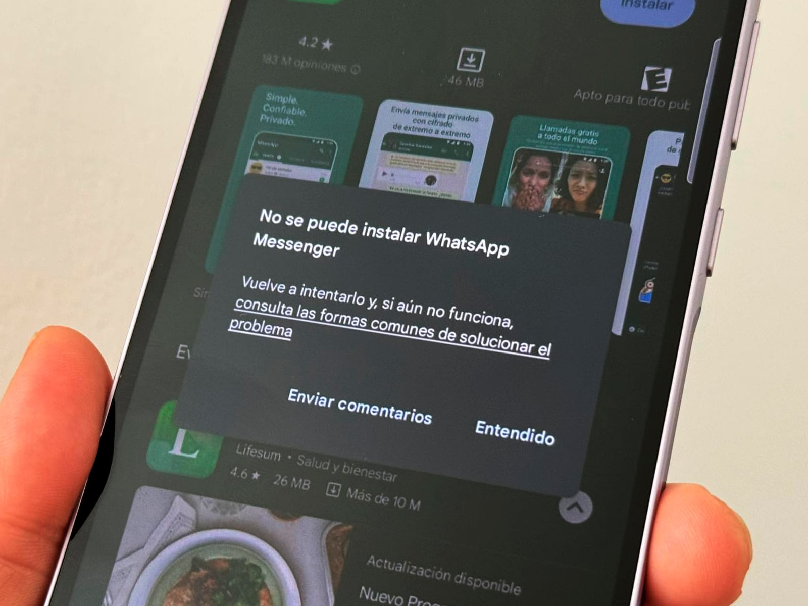WHATSAPP | Esto es lo que aparece si intentas descargar WhatsApp en Google Play. (Foto: MAG - Rommel Yupanqui)