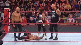 Lo molieron a golpes: Ricochet no pudo evitar el 'codazo fenomenal' de AJ Styles y los ataques de The Club [VIDEO]