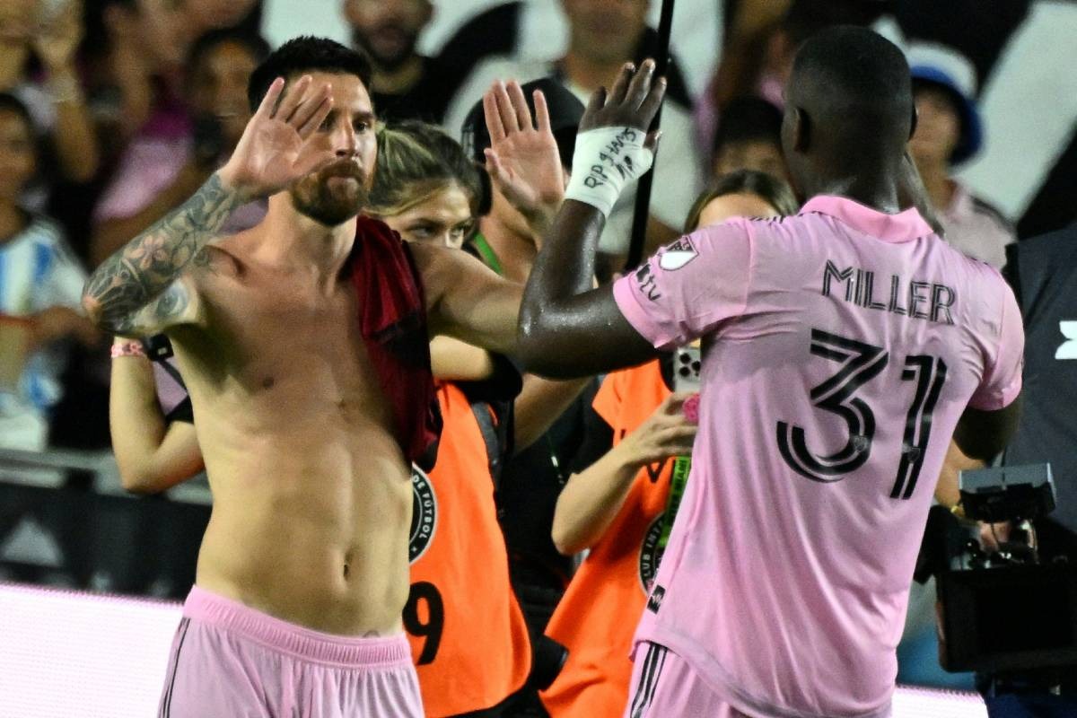Messi se divierte en los Estados Unidos y ya registra sus primeros tres goles en apenas dos partidos con la camiseta rosada del Inter Miami. (Foto: AFP)