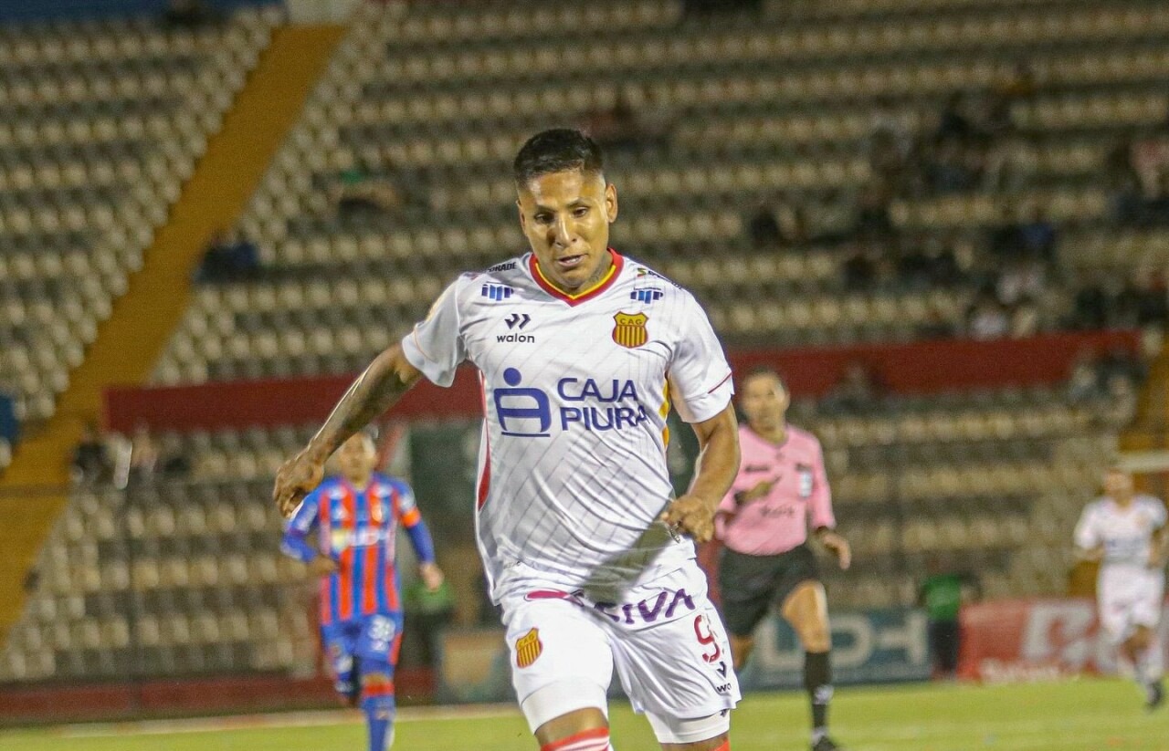 Raúl Ruidíaz debutó con la camiseta de Atlético Grau en el empate 0-0 con Alianza Universidad.