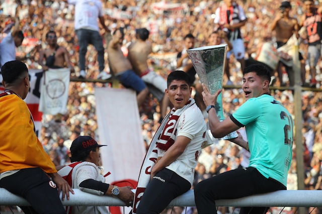 La celebración de Universitario en el Estadio Monumental. (Foto: Leonardo Fernández / GEC)