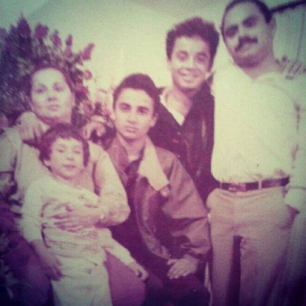 La narcotraficante colombiana Griselda Blanco junto a uno de sus esposos y a sus tres primeros hijos (Foto: Archivo personal de Griselda Blanco)