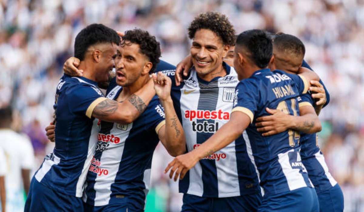 Marco Huamán jugaría en Cienciano, a préstamo desde Alianza Lima. (Foto: Getty Images)