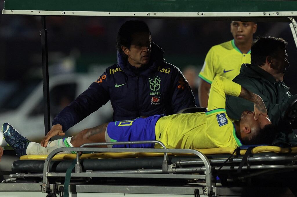Neymar se lesionó de gravedad en el partido entre Brasil vs. Uruguay por las Eliminatorias 2026. (Foto: AFP)