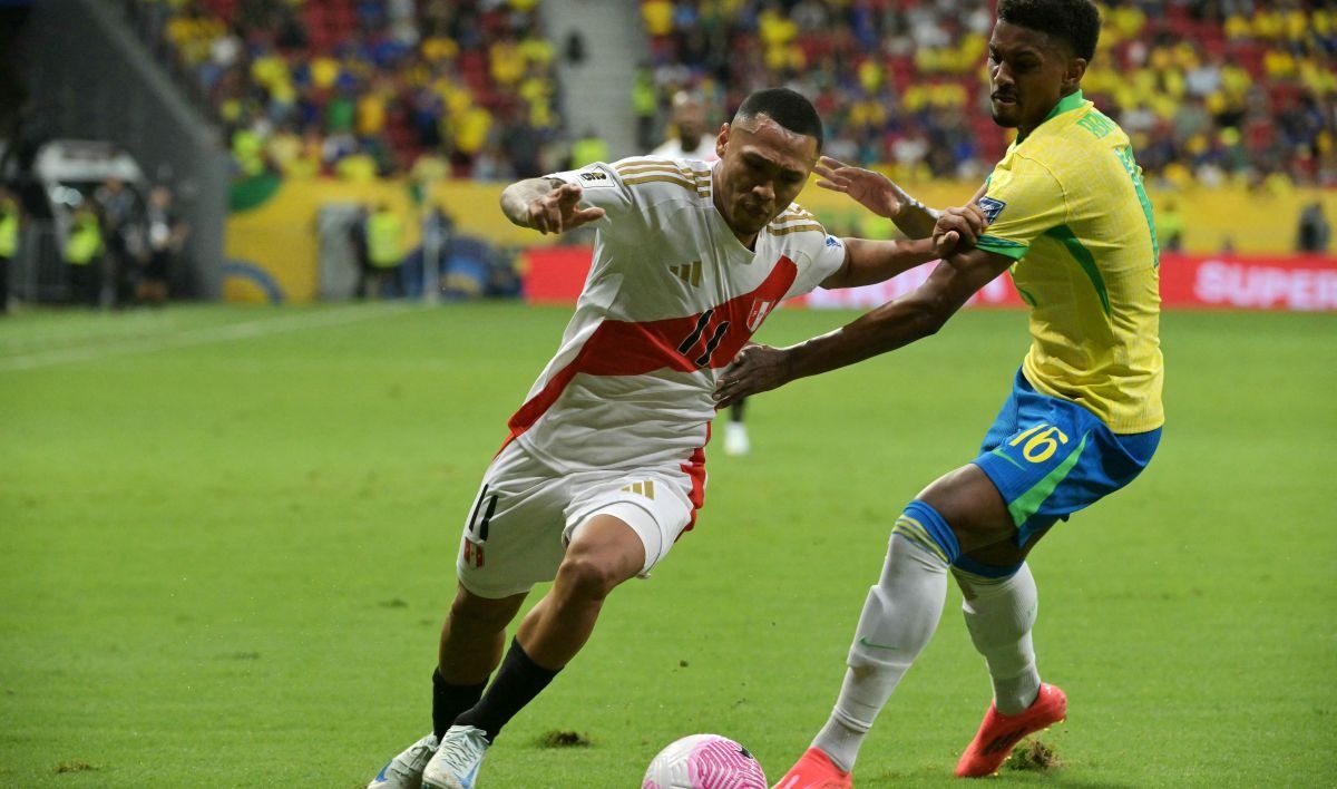 Perú vs Brasil se miden por las Eliminatorias al Mundial 2026. (Foto: AFP)