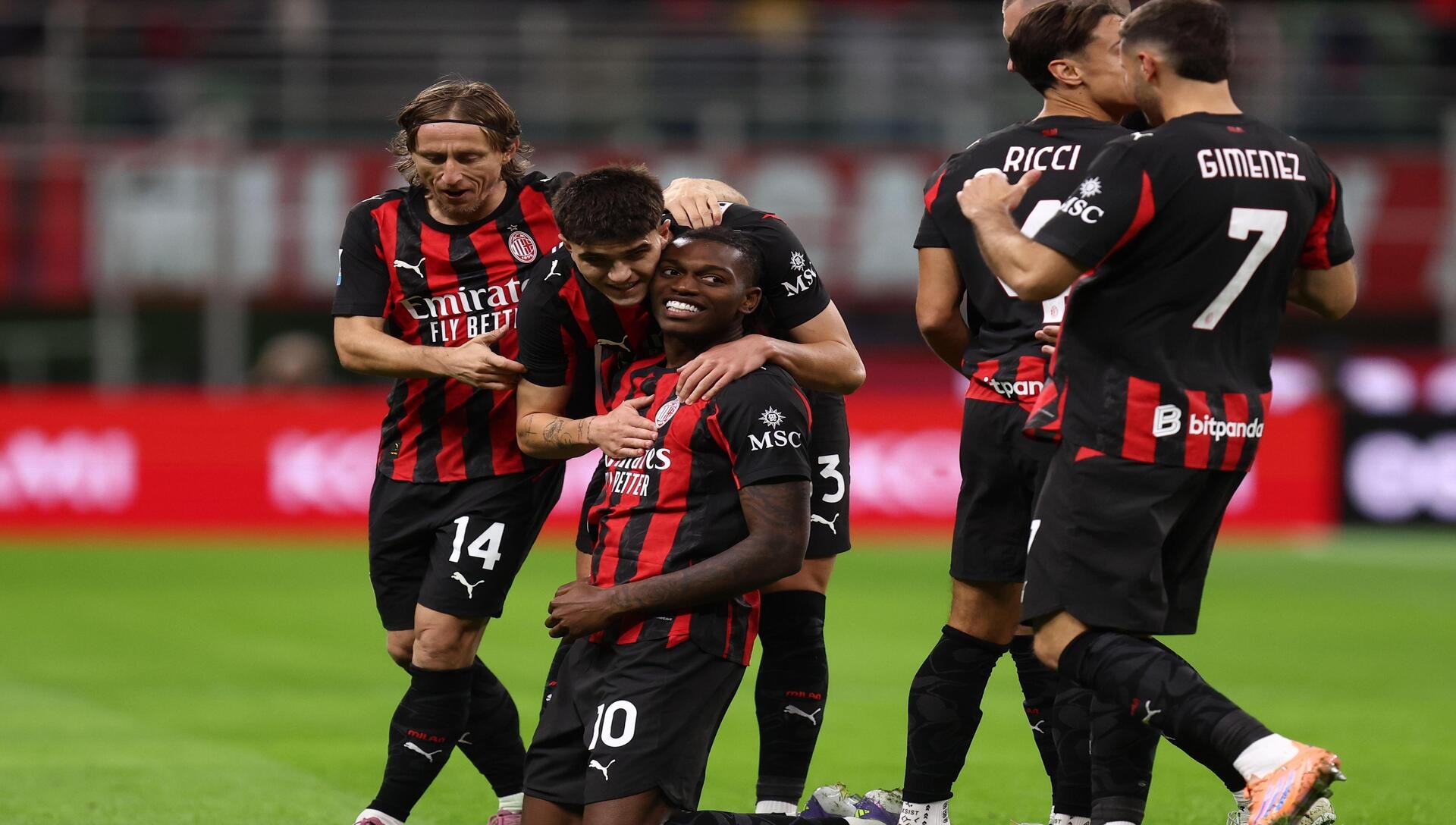 Los rossoneros quieren escalar a la cima de la clasificación en el duelo Milan vs Roma (Crédito: Alamy Stock Photo).
