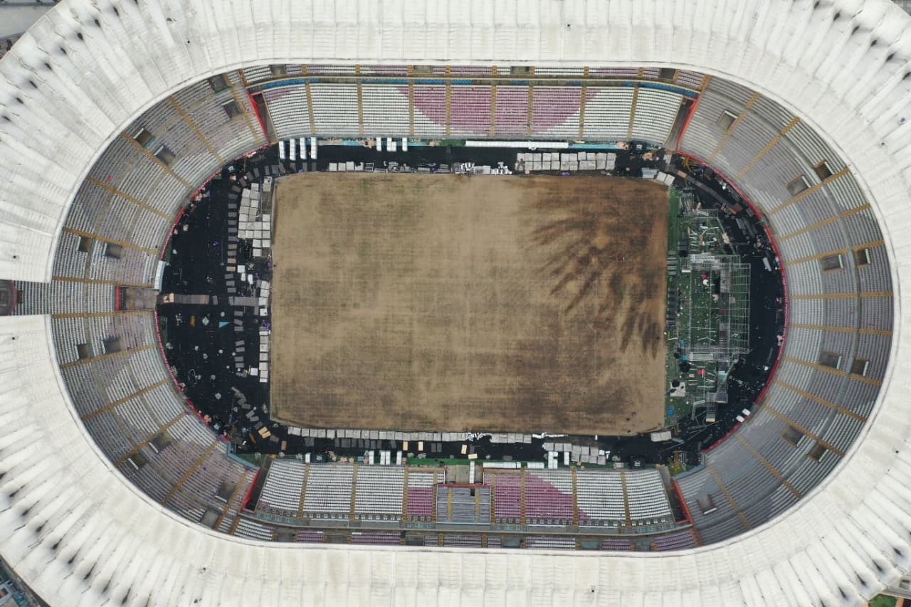 Las lamentables condiciones en las que se encuentra el gramado del Estadio Nacional. (Foto: Julio Reaño / GEC)