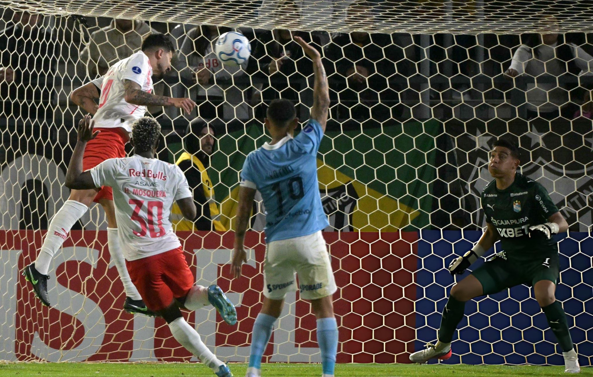 Sporting Cristal vs. RB Bragantino se enfrentan por los play-offs de la Copa Sudamericana 2026. (Foto: Getty Images)
