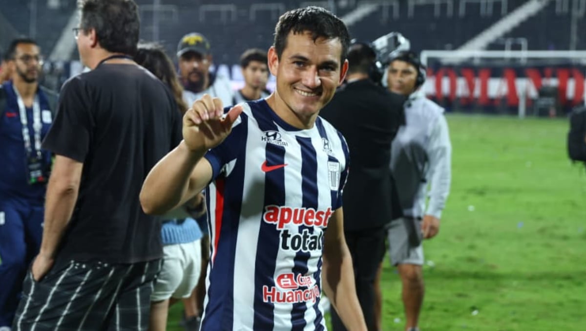 Jairo Vélez celebró el título del Torneo Apertura con Alianza Lima. (Foto: GEC)