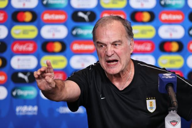 Marcelo Bielsa dirige su primera Copa América con Uruguay. (Foto: Getty Images)