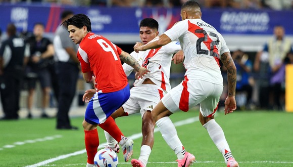 Perú y Chile se repartieron los puntos en el primer partido de ambas escuadras en el Grupo A de la Copa América 2024. (Foto: AFP)