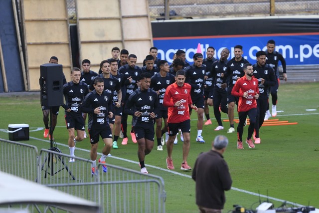 Selección Peruana entrenó en el estadio Monumental. (Foto: César Bueno / GEC)